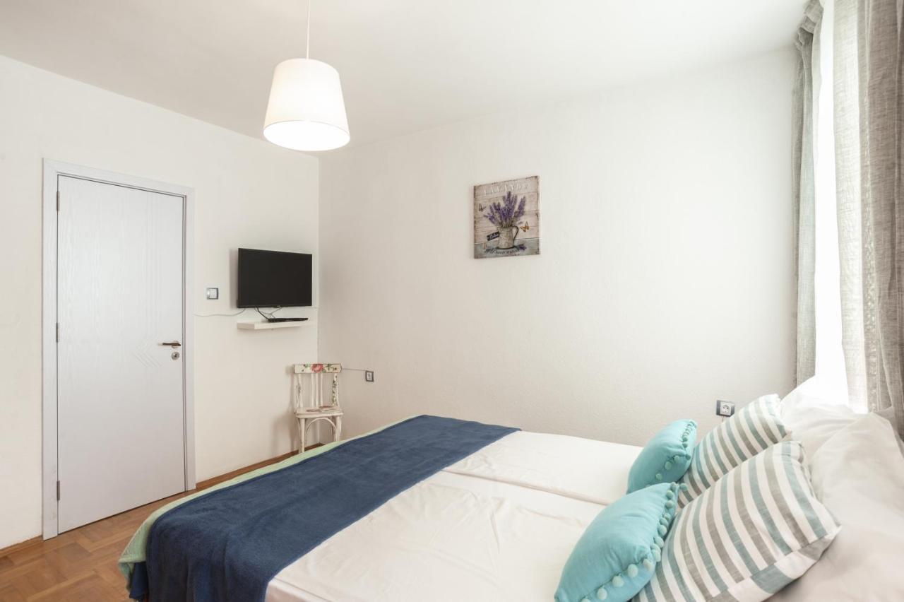 Sea Apartment Colours Burgas ภายนอก รูปภาพ