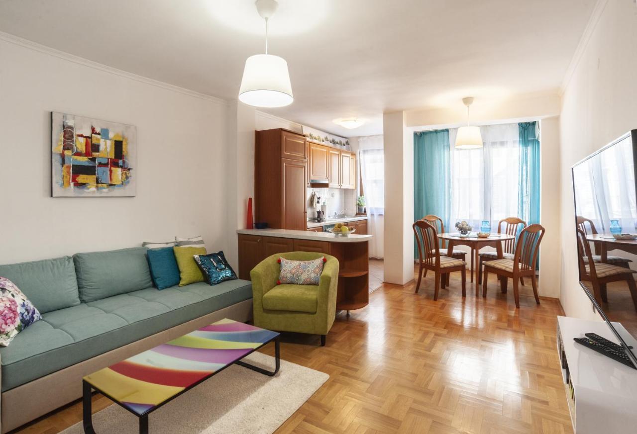 Sea Apartment Colours Burgas ภายนอก รูปภาพ